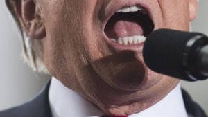Mit strahlend weißen Zähnen präsentiert sich US-Präsident Donald Trump, doch sind sie überhaupt echt?Foto:AFP Foto:  