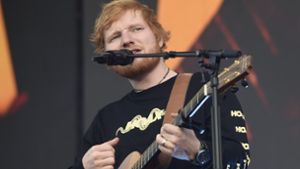 Ed Sheeran liefert den Song zu einem wechselhaften Sommer. Unser Foto zeigt den britischen Sänger bei einem Konzert in Helsinki im Jahr 2019. Foto: dpa/Emmi Korhonen