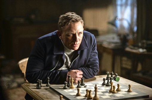Einmal mehr ganz auf sich allein gestellt:   James Bond (Daniel Craig) fühlt sich in „Spectre“ wie eine Schachfigur  – und erfährt noch mehr über seine familiäre Vergangenheit. Foto: Sony
