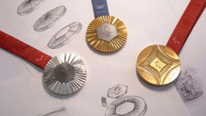 Objekte der Begierde: Medaillen der Spiele in Paris 2024. Foto: Thibault Camus/AP/dpa/Archiv