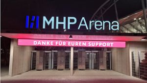 Nach der Partie gegen den 1. FC Heidenheim verabschiedete ein LED-Schriftzug die Fans in Richtung Heimweg. Vor dem Spiel sah es dort ganz anders aus, wie unsere Bildergalerie zeigt. Foto: red/red