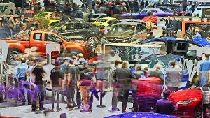 Beim Autosalon   in Genf  herrschte im vergangenen Jahr noch großer  Andrang.  Mittlerweile  leiden die Autobauer unter ihrem sinkenden Ansehen. . Foto: dpa