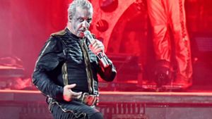 Rammstein-Sänger Till Lindemann sieht sich mit schweren Vorwürfen konfrontiert. (Archivbild) Foto: dpa/Malte Krudewig