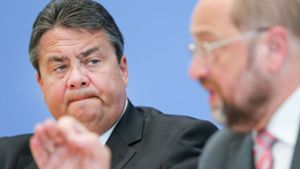 Sigmar Gabriel (links) scheint die Rolle als Exparteichef an der Seite des Nachfolgers Martin Schulz nicht zu behagen. Foto: dpa