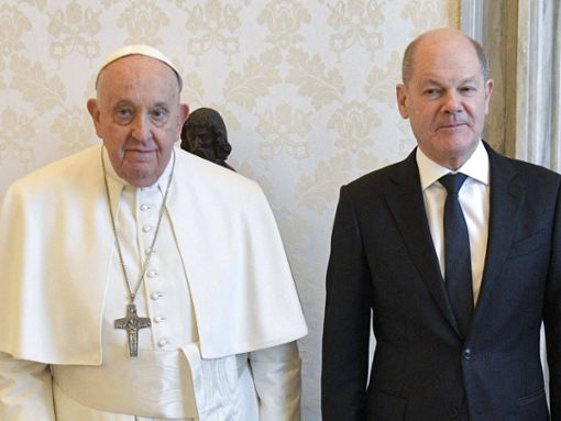 Papst Franziskus und Bundeskanzler Olaf Scholz haben sich getroffen. Foto: imago/ABACAPRESS