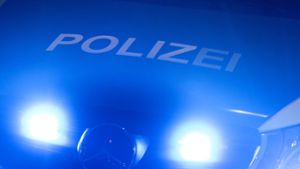 Die Polizei sucht Zeugen zu einem Unfall, der sich in Stuttgart ereignet hat (Symbolbild). Foto: IMAGO/Guido Schiefer