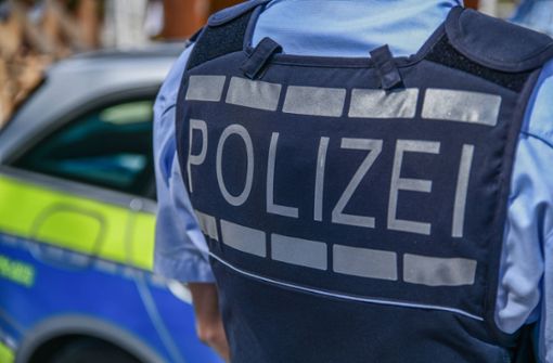 In Deizisau musste die Polizei eine Frau in psychischem Ausnahmezustand festgenommen werden. (Symbolfoto) Foto: IMAGO/onw-images/IMAGO/Marius Bulling