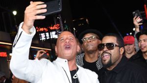 Von links: Vin Diesel, Samuel L. Jackson und Ice Cube scheinen bei der Premiere von „xXx: Die Rückkehr des Xander Cage“ eine Menge Spaß zu haben. Die weiteren Stars auf dem Roten Teppich in Hollywood gibt es in unserer Fotostrecke. Foto: AFP