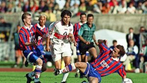 Rückblick: 1997 hat der VfB Stuttgart   mit Krassimir Balakow (Mitte)  das DFB-Pokalfinale gegen Energie Cottbus gewonnen – nun geht es abermals gegen die Ostdeutschen. Foto: Baumann