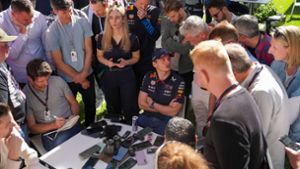 Max Verstappen bei einem Interviewtermin in Melbourne. Foto: Asanka Brendon Ratnayake/AP