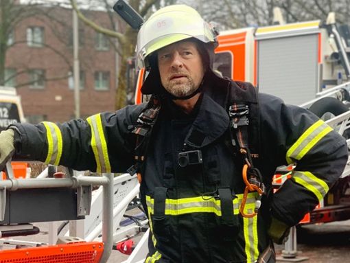 Henning Baum blickt hinter die Kulissen der Feuerwehr. Foto: RTL