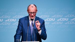 Der CDU-Bundesvorsitzende Friedrich Merz sprach am Freitagabend in der Carl-Benz-Arena in Stuttgart. Foto: dpa/Bernd Weißbrod