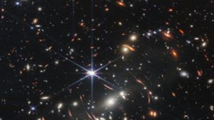 Das von der NASA zur Verfügung gestellte Bild zeigt den Galaxienhaufen SMACS 0723, aufgenommen mit dem James-Webb-Weltraumteleskop. Foto: dpa/Space Telescope Science Institut