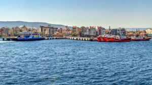 Die Meerenge der Dardanellen ist wegen des Feuers  bei Canakkale für den Schiffsverkehr derzeit nicht passierbar. Foto: Imago/es