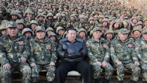 China ist ein wichtiger Verbündeter der selbst ernannten Atommacht unter Machthaber Kim Jong Un (M.). Foto: KCNA/KNS/dpa