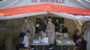 Dem Virus auf der Spur. Marseille ist von der Corona-Pandemie besonders hart getroffen. Foto: AP/Daniel Cole