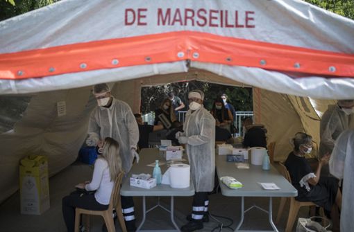 Dem Virus auf der Spur. Marseille ist von der Corona-Pandemie besonders hart getroffen. Foto: AP/Daniel Cole