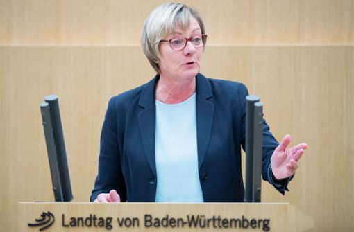 Finanzministerin Edith Sitzmann will für Entlastung der Pächter des Landes sorgen. Foto: dpa/Tom Weller