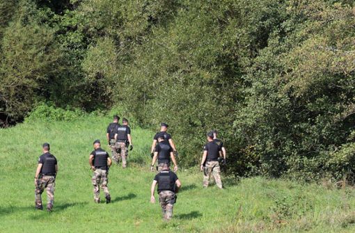 Im Elsass suchten Einsatzkräfte bereits in den vergangenen Tagen nach der verschwundenen 15-Jährigen. Foto: dpa/Frederick Florin