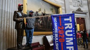 Ein Tiefpunkt in der Geschichte der amerikanischen Demokratie: Trump-Anhänger besetzen das Kapitol, den Sitz des Parlaments in Washington. Foto: dpa/Miguel Juarez Lugo