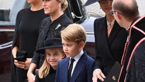 Prinz George und Prinzessin Charlotte kommen mit ihrer Mutter Prinzessin Kate zur Westminster Abbey. Foto: AFP/GEOFF PUGH
