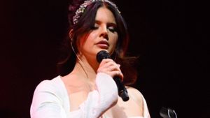 Lana Del Rey während ihres Auftritts auf dem Glastonbury Festival 2023. Foto: imago images/PA Images