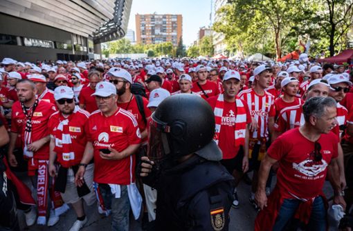 Schon lange vor der Partie tummelten sich viele Union-Fans in Madrid. Foto: IMAGO/ABACAPRESS/IMAGO/Europa Press/ABACA