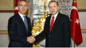 Der Wunsch nach Dialog bleibt: Nato-Generalsekretär Jens Stoltenberg (li.) und Erdogan. Foto: dpa