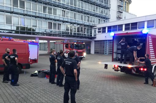 Der Ammoniak-Austritt in der Eishalle der Stadt Herne führte zu einem mehrstündigen Großeinsatz der Feuerwehr. Foto: Feuerwehr Bochum