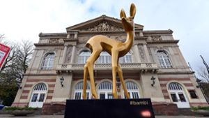 In der Innenstadt von Baden-Baden steht eine überdimensionale Bambi Figur. Am 21.11.2019 findet im Festspielhaus die Verleihung des 71. Bambi Medienpreises statt Foto: dpa/Uli Deck