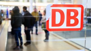 Die Deutsche Bahn (DB) und die Gewerkschaft GDL vereinbarten eine 35-Stundenwoche, die ab 2029 greifen soll. Foto: dpa/Julian Stratenschulte