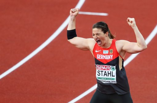 Linda Stahl hat mit dem letzten Versuch über 65,25 Meter noch die Silbermedaille im Speerwurf bei der Leichtathletik-EM in Amsterdam gewonnen. Foto: Getty Images Europe
