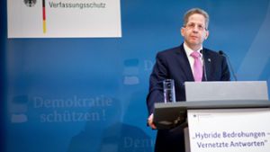 Rücktrittsforderungen nach Zweifeln über „Hetzjagden“ in Chemnitz