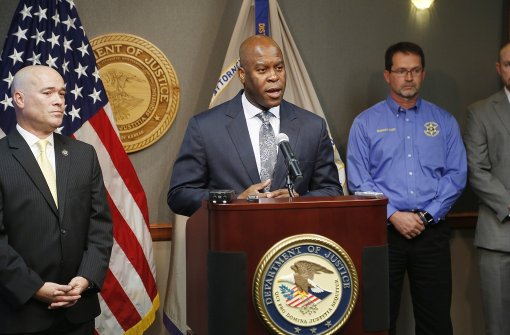 FBI-Agent Eric Jackson spricht über den Einsatz. Foto: AP