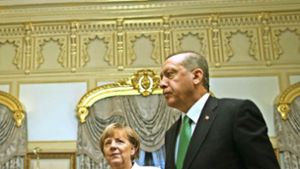 Eine komplizierte politische Partnerschaft:  Merkel und Erdogan bei ihrem Treffen in Istanbul  im Oktober 2015 Foto: EPA POOL