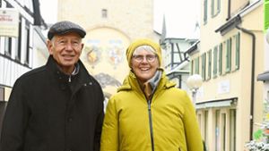 Birgit und Hans Martin Gündner haben  in Marbach Etliches angestoßen. Foto: Werner Kuhnle