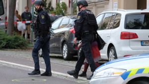 Die Polizei sperrte den Tatort in Halle/Saale weiträumig ab. Foto: dpa/Sebastian Willnow