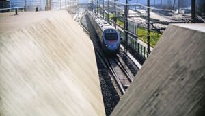 Endlich auch für den Verkehr geöffnet: Nun fahren die Züge durch den neuen Gotthadtunnel. Foto: dpa