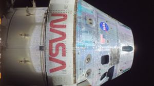 Die „Orion“-Raumkapsel der Nasa im Weltraum am dritten Tag der „Artemis-1“-Mission. Das „Selfie“ wurde von einer Kamera aufgenommen, die an dem Raumschiff montiert ist. Foto: Nasa/dp