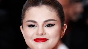 Schauspielerin und Sängerin Selena Gomez ist wieder glücklich. Foto: Andrea Raffin/Shutterstock