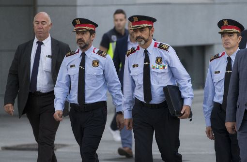 Der katalanische Polizeichef Josep Luis Trapero (zweiter von links) kommt am 6. Oktober 2017 zum Gericht in Madrid. (Archivfoto) Foto: AP