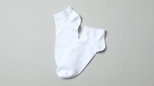 Weiße Socken wieder weiß bekommen: 3 Mittel
