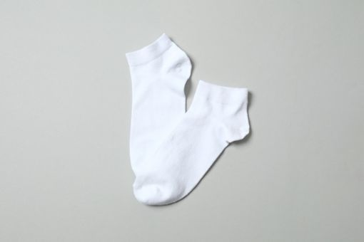 So glänzen die Socken wieder. Foto: Sunlight_s / shutterstock.com