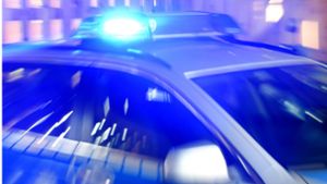 Ostalbkreis: Autofahrer rast mit  100 km/h durch sechs Orte vor Polizei davon